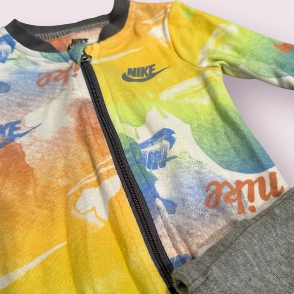 Baby Nike One Piece Footie Set - Gray Smiley Face and Multicolor - Picture 7 of 9